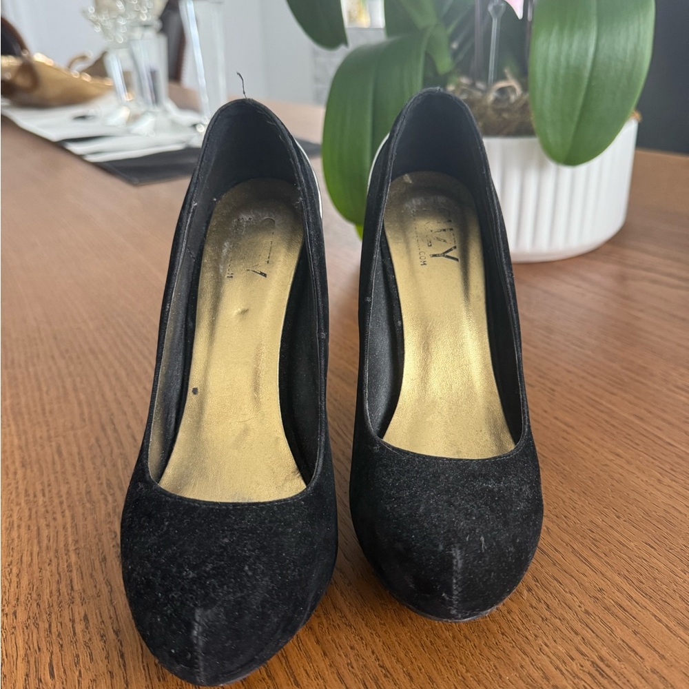 Black Heels Classic Elegant Design